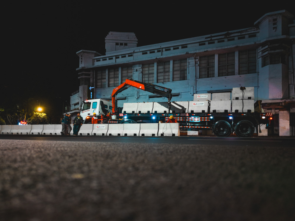 BARRIER SURABAYA