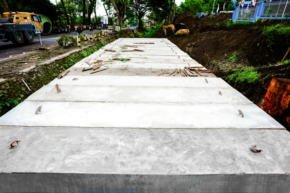 DOUBLE U-BOX 6 METERS BATU