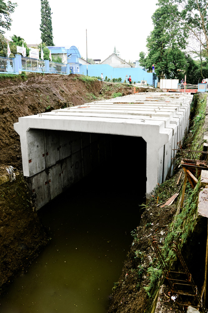 DOUBLE U-BOX 6 METERS BATU