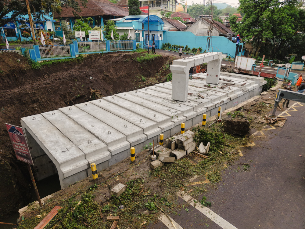 DOUBLE U-BOX 6 METERS BATU