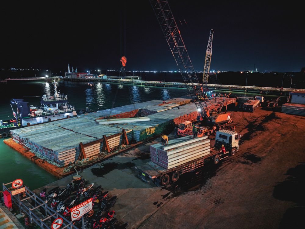 PILE DELIVERY TO BORNEO