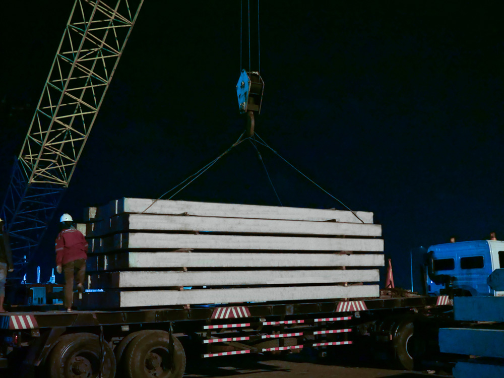 PILE DELIVERY TO BORNEO