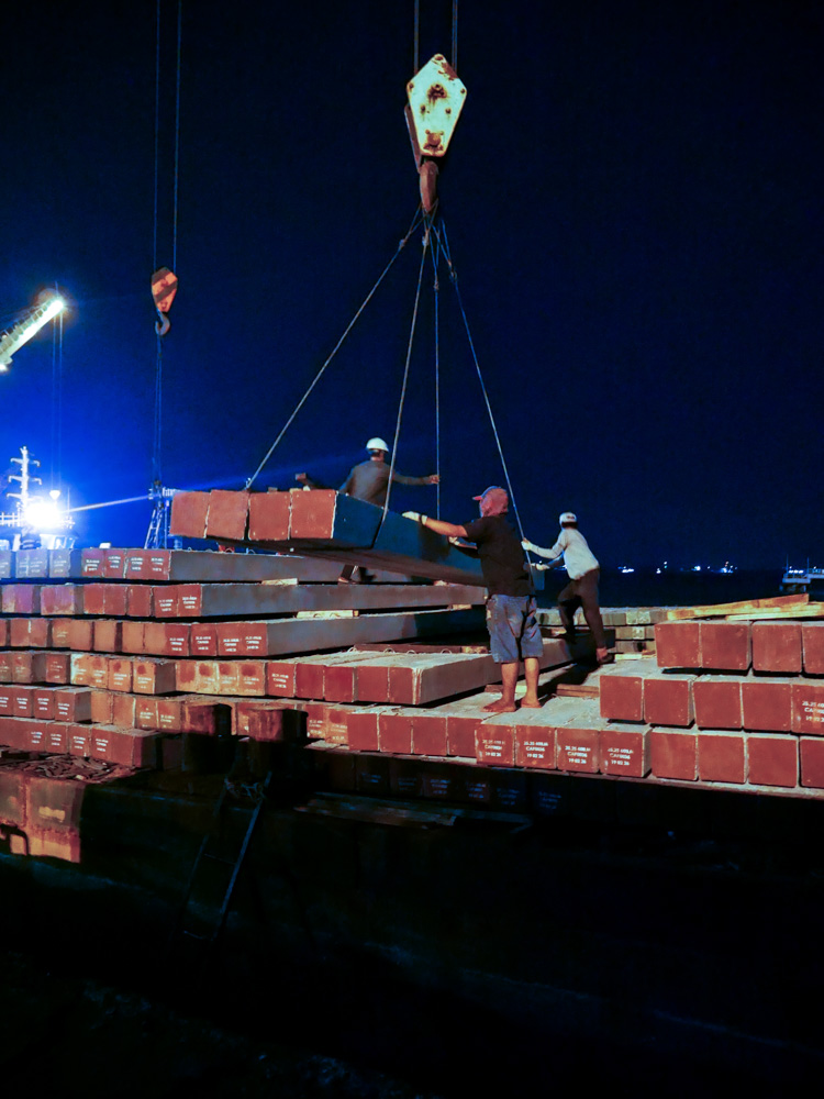 PILE DELIVERY TO BORNEO