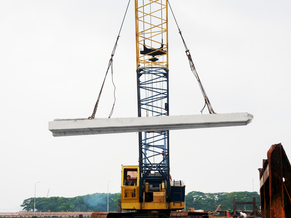 PILE DELIVERY TO BORNEO