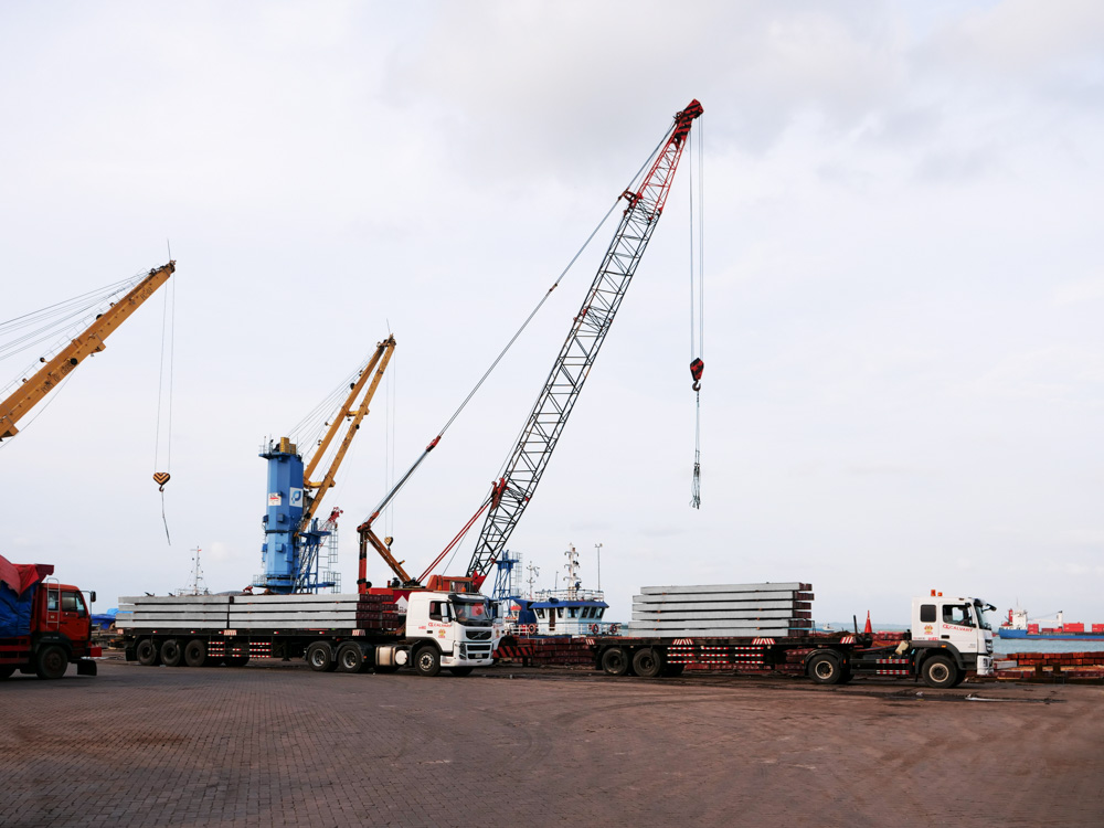 PILE DELIVERY TO BORNEO