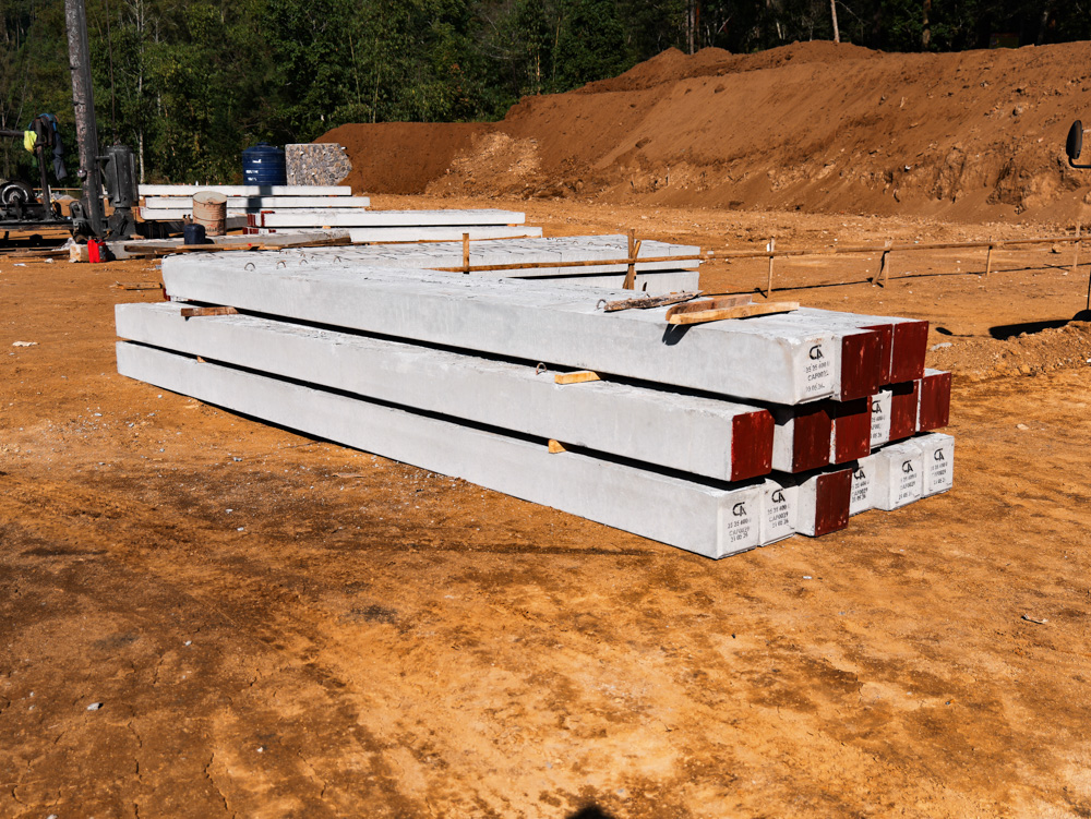 PILE 6 METERS BATU