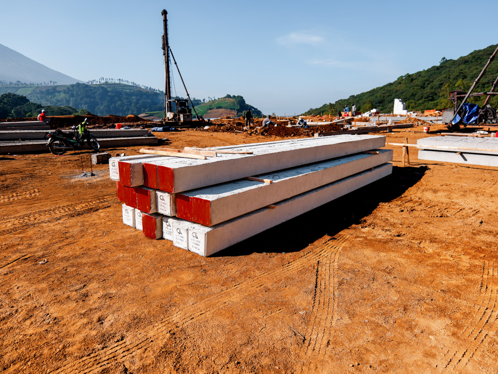 PILE 6 METERS BATU