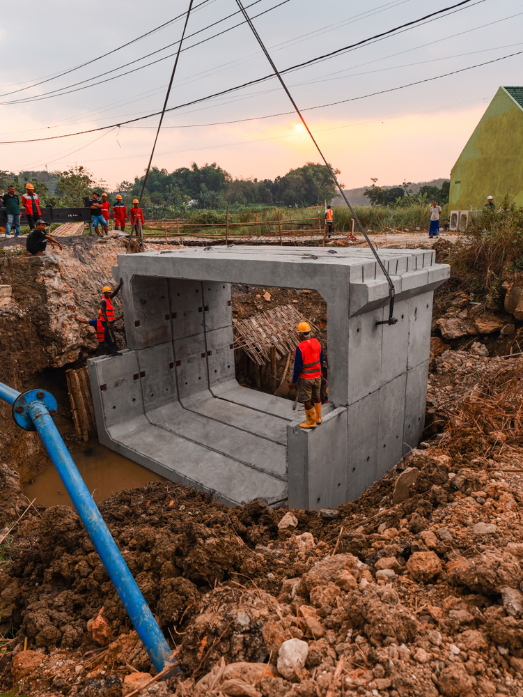 DOUBLE U-BOX 6 METERS BOJONEGORO