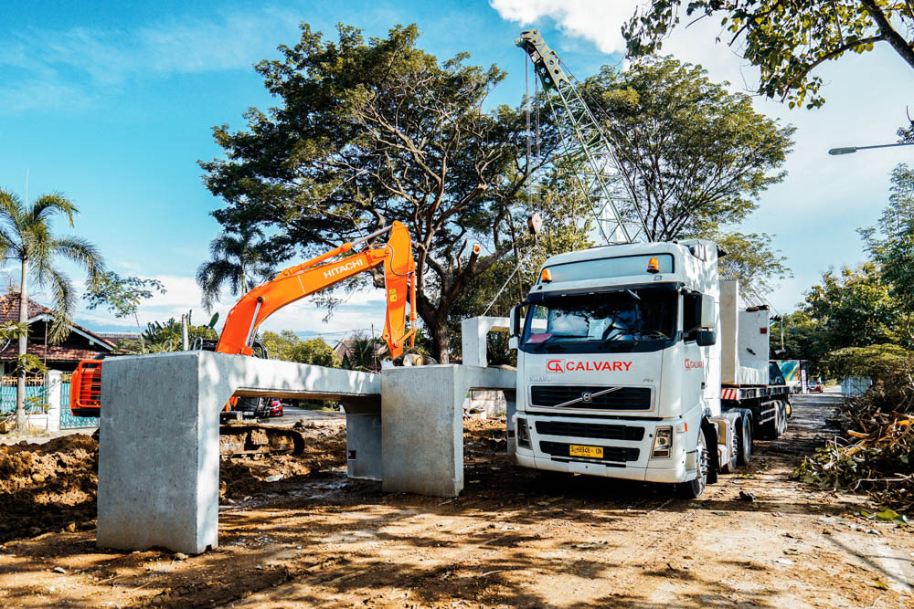 DOUBLE U-BOX MADIUN RAJAWALI